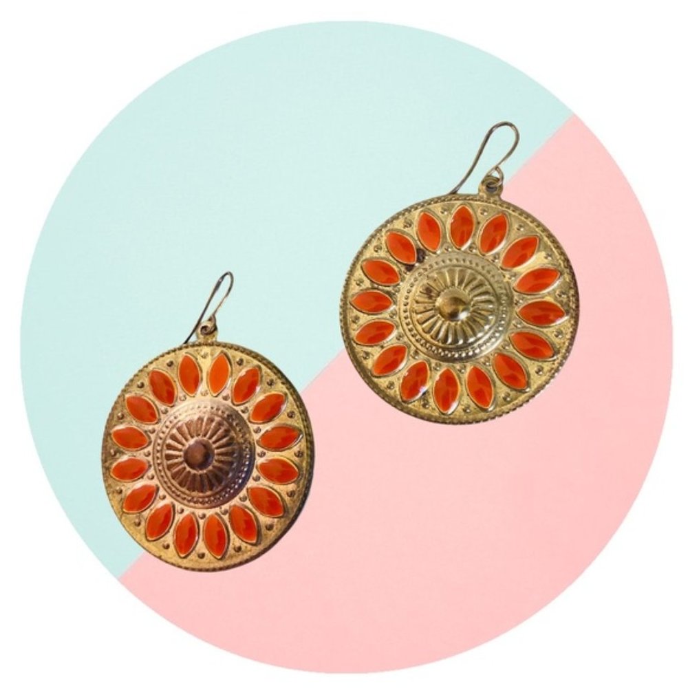 EARRINGS GOLD ORANGE MEDALLION